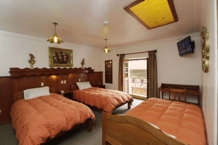 Standard Triple room
