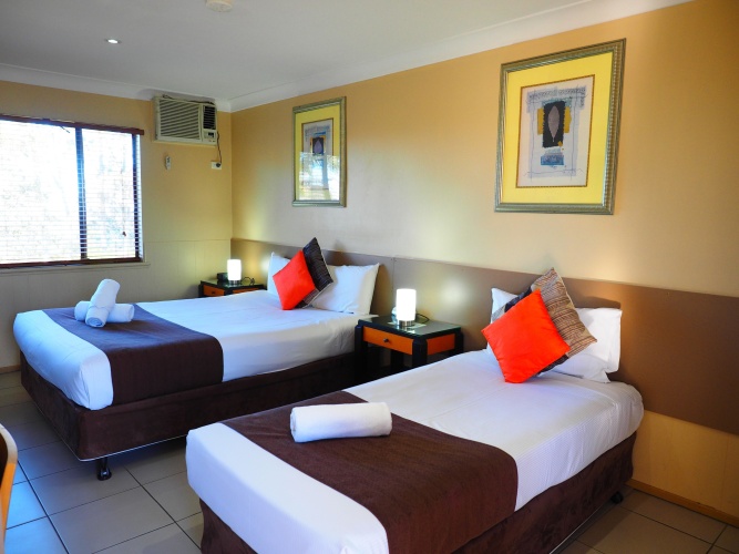 Standard Twin room