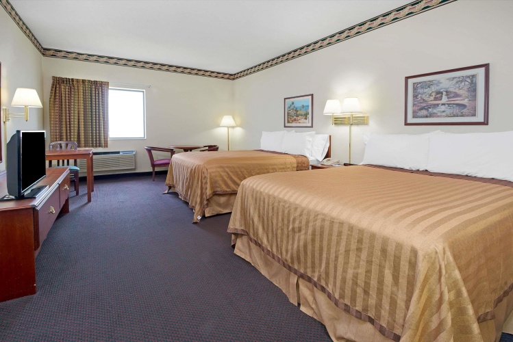 Standard Quadruple room