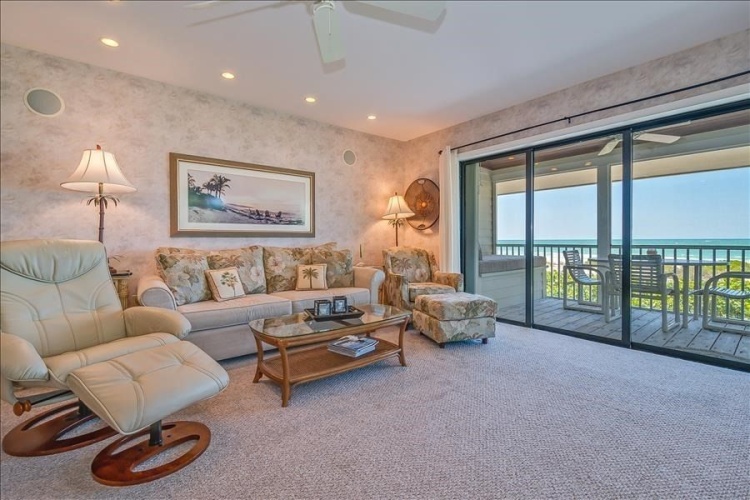 3 Bedrooms Villa beachfront