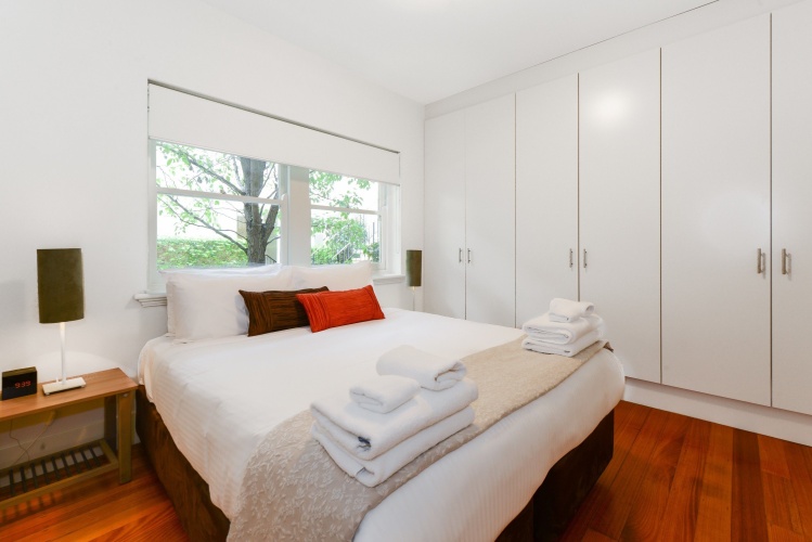 2 Bedrooms Quadruple Apartment