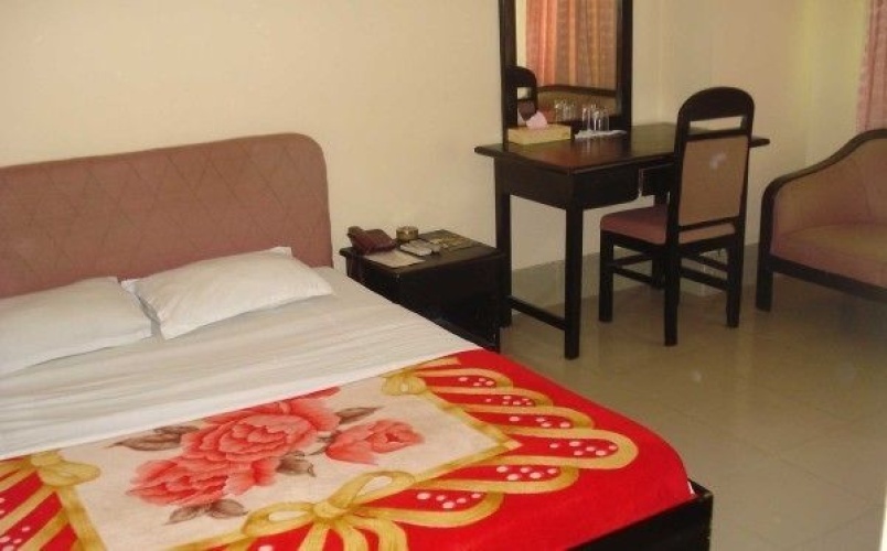 Standard Quadruple room with view