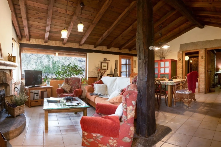 2 Bedrooms Cottage
