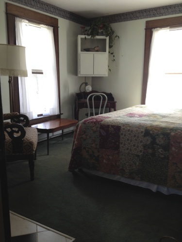 Standard Triple room with garden view