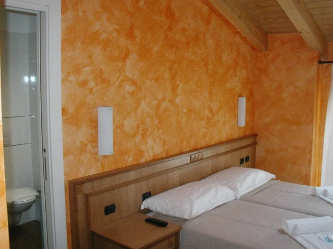 Classic Double room with balcony and with lake view
