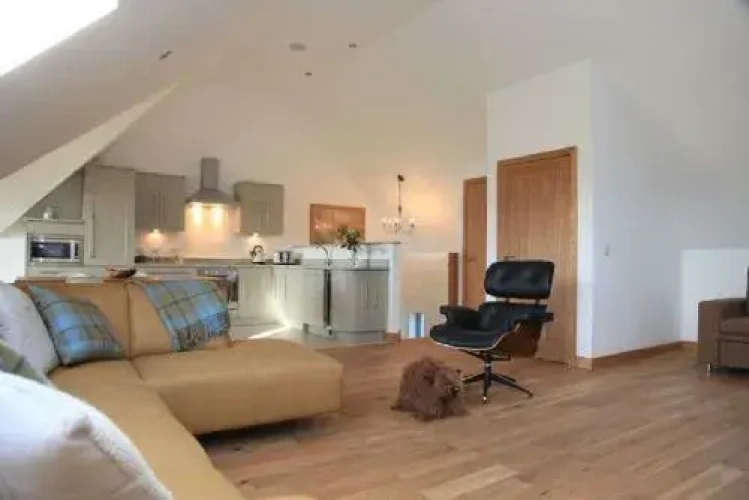 2 Bedrooms Cottage