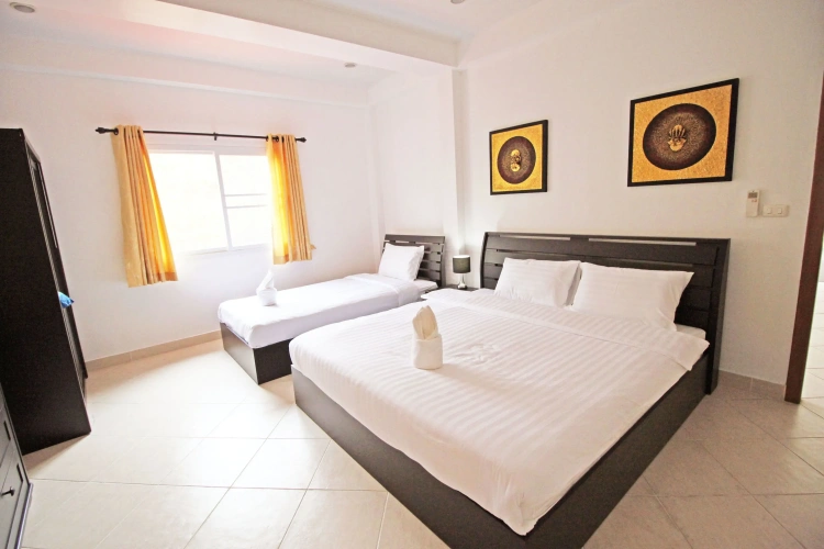 4 Bedrooms Villa