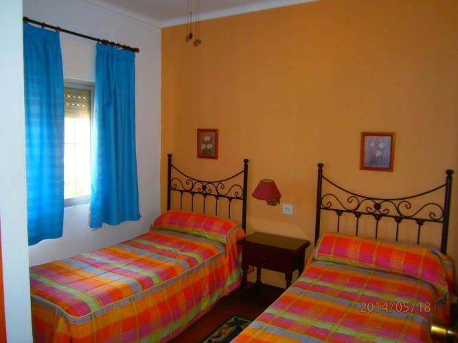2 Bedrooms Cottage