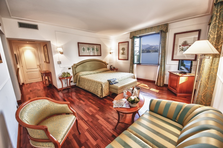 Double Junior Suite with lake view