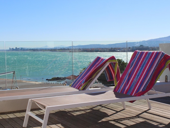 3 Bedrooms Twin Apartment seafront