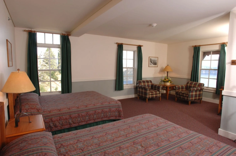 Deluxe Quadruple room with lake view