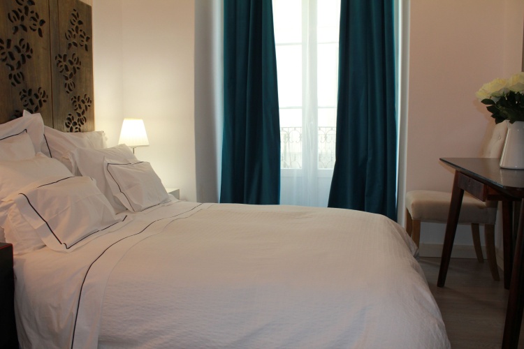 Standard Double room with city view