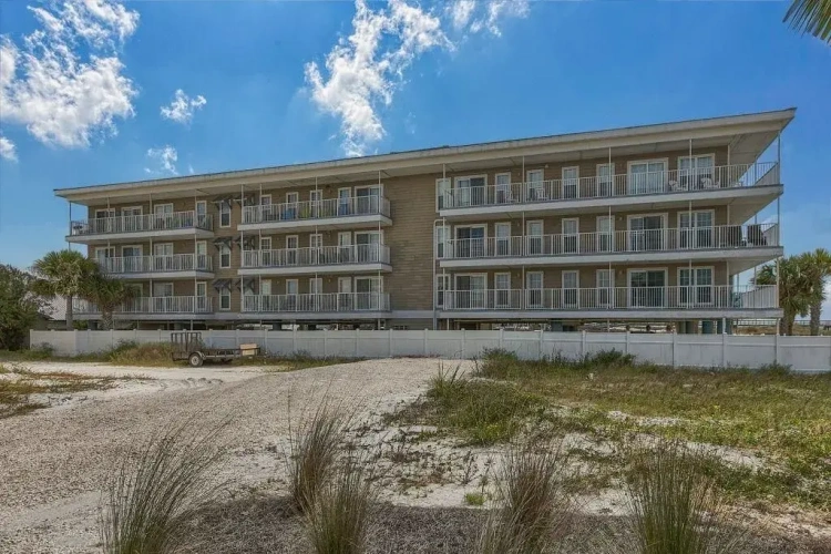 2 Bedrooms Apartment with sea view