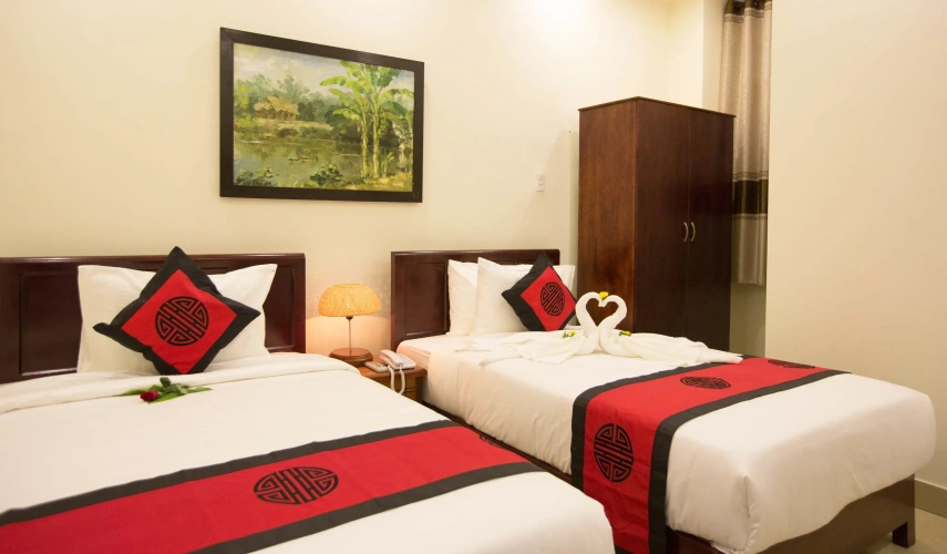 Standard Twin room with garden view
