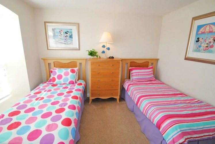 4 Bedrooms Villa
