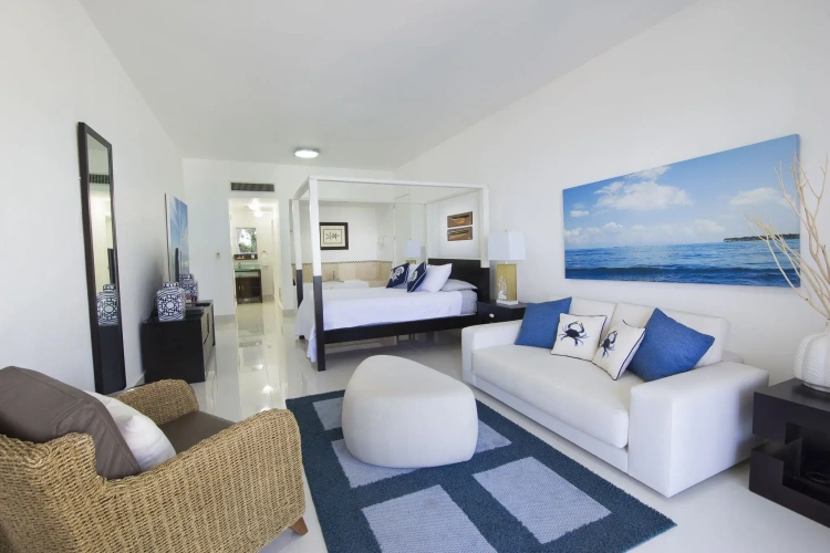 3 Bedrooms Grand Apartment with pool view