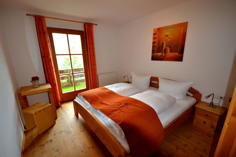 6 Bedrooms Bed in Dorm with mountain view