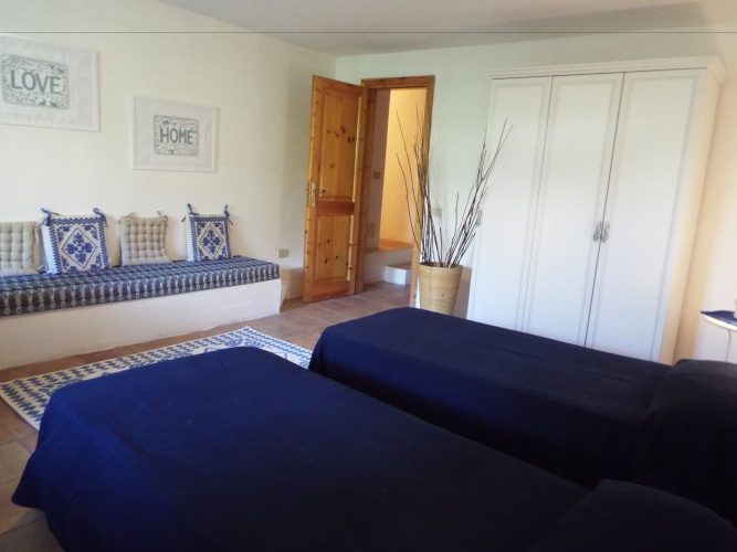 5 Bedrooms Villa