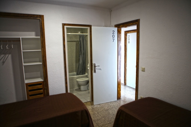 Standard Triple room