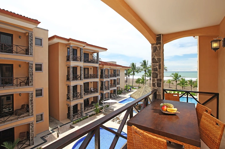 3 Bedrooms Sextuple Apartment