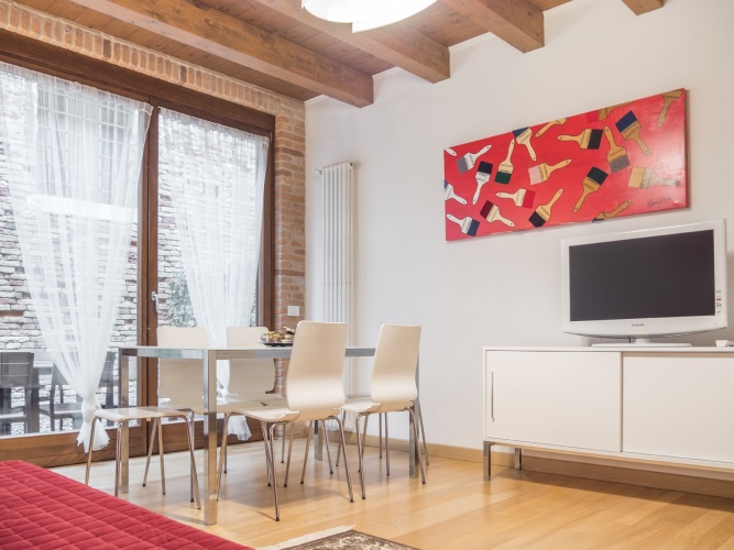 2 Bedrooms Quadruple Apartment