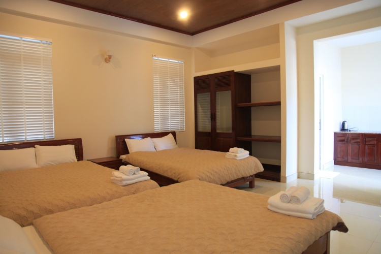 Standard Triple room