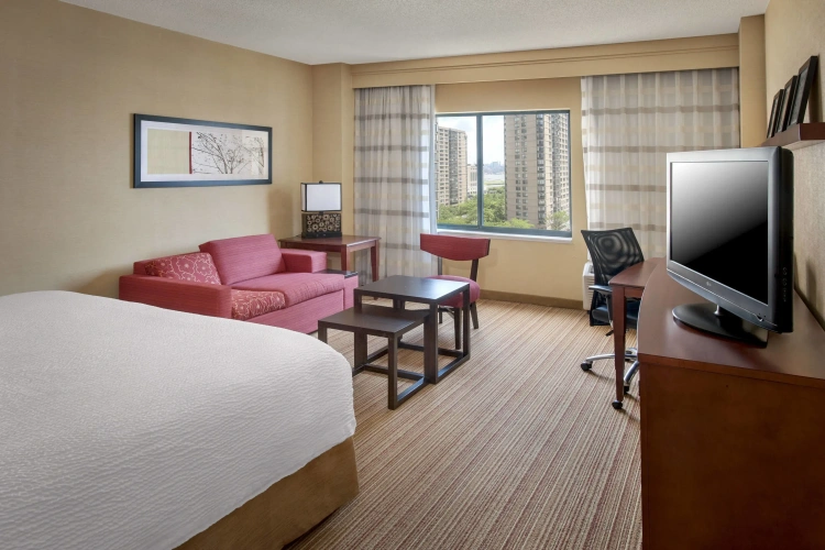 Standard Double room with city view