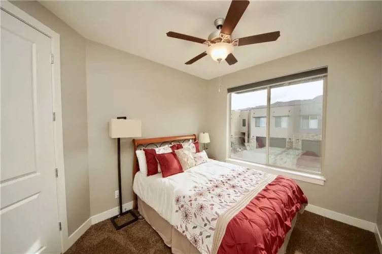 4 Bedrooms Cottage