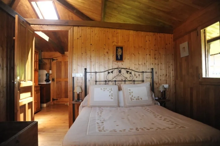 2 Bedrooms Cottage