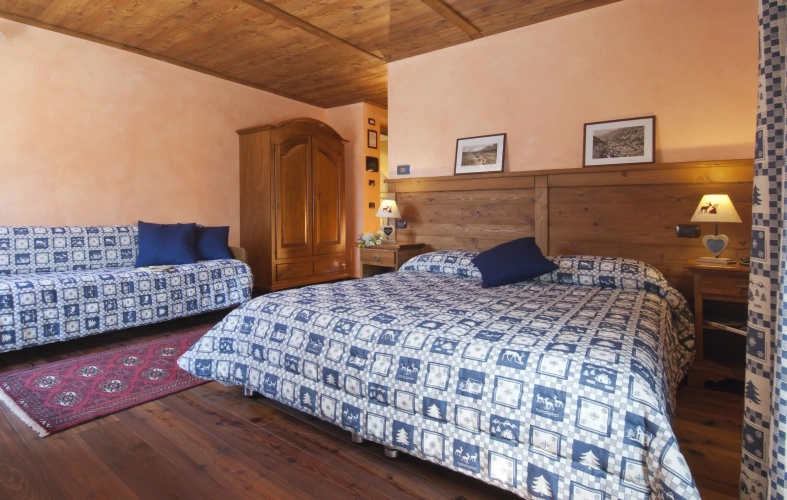 Standard Triple room with balcony