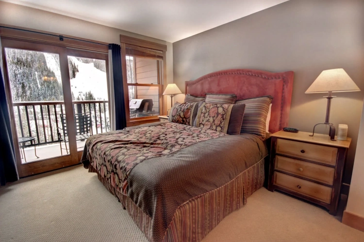 3 Bedrooms Apartment