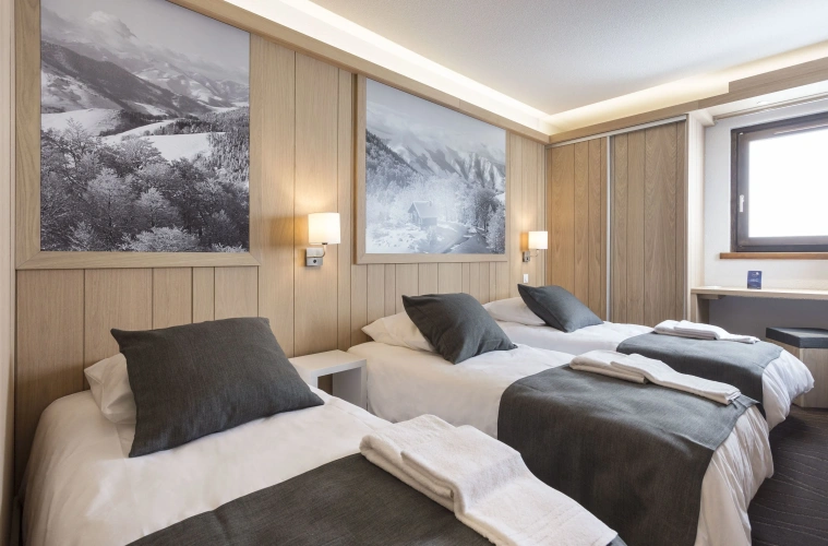 Standard Triple room