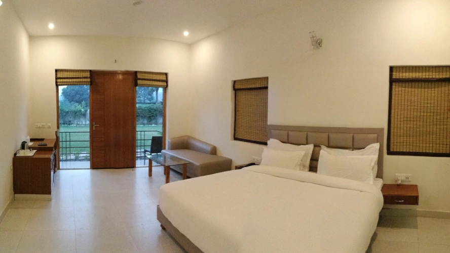 Deluxe Double Suite with pool view