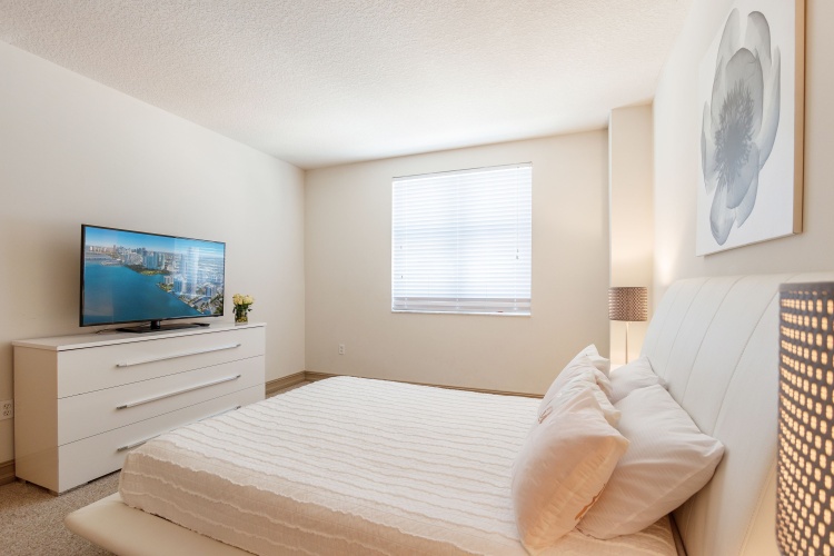 2 Bedrooms Deluxe Suite with city view