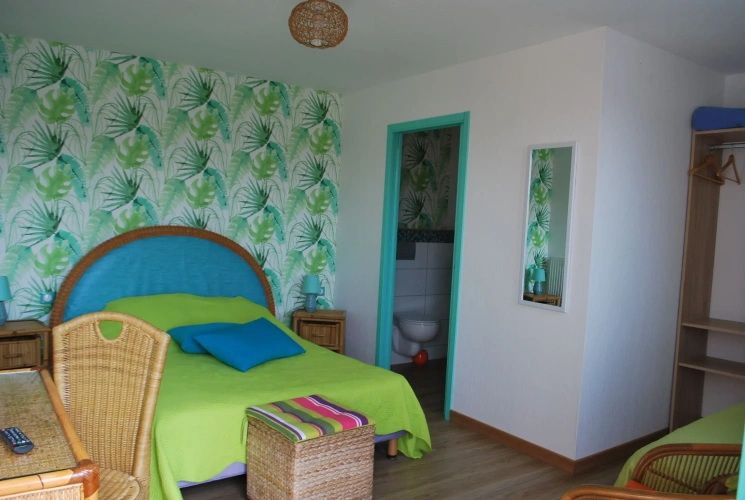 Standard Triple room