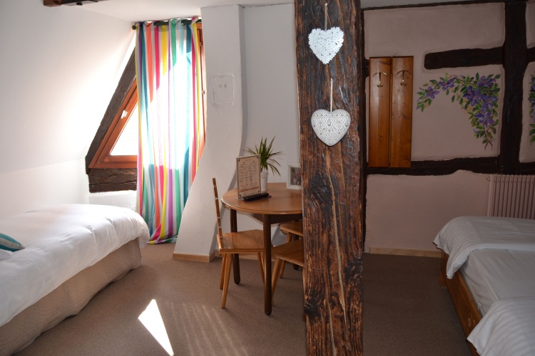 Standard Triple room
