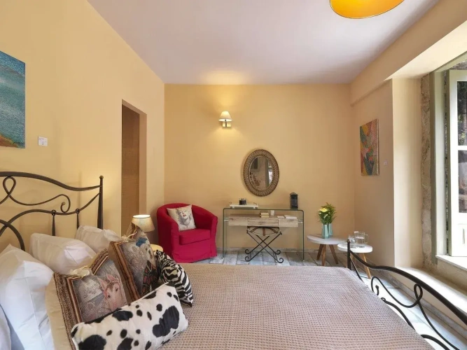 Deluxe Double Basement room