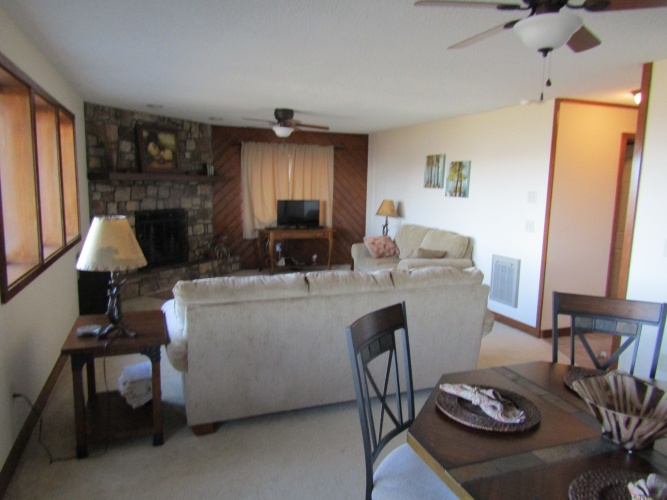 1 Bedroom Standard room with balcony and with mountain view