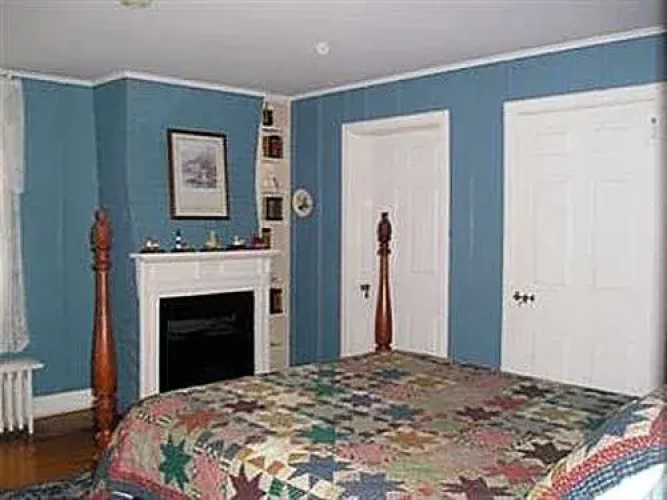 1805 Phinney House