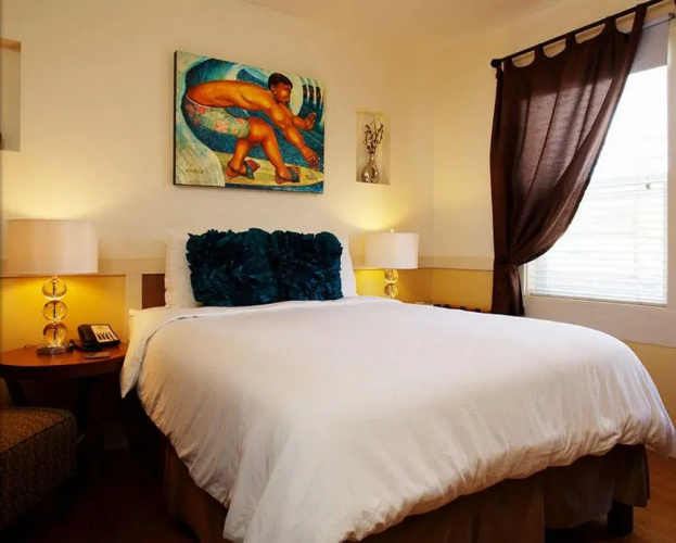 Paia Inn