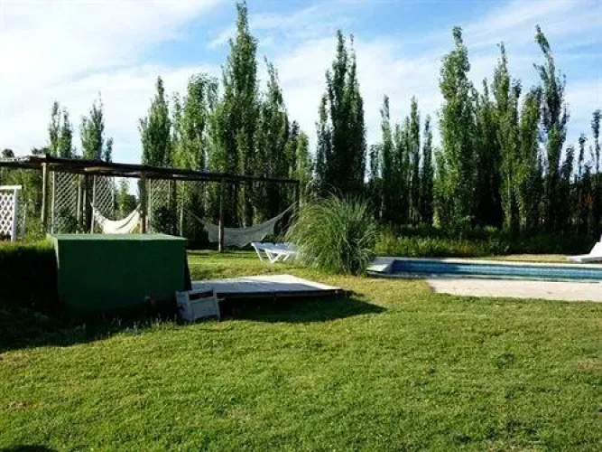Victoria Fields Hotel & Resort
