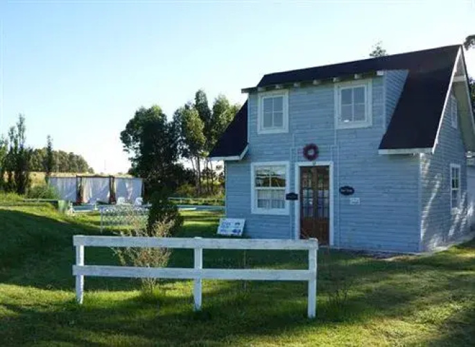 Victoria Fields Hotel & Resort