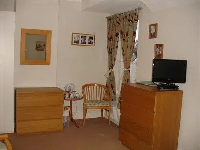 Lakemere Guest House