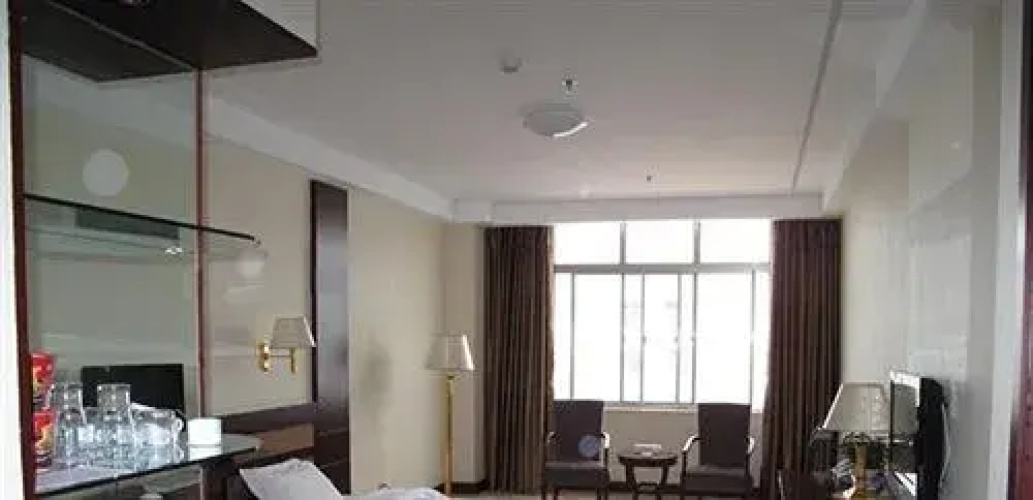 Heze Peace Hotel