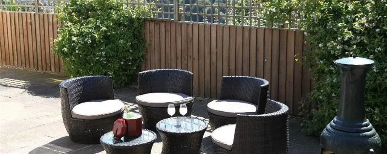 Appletree Court House Over view