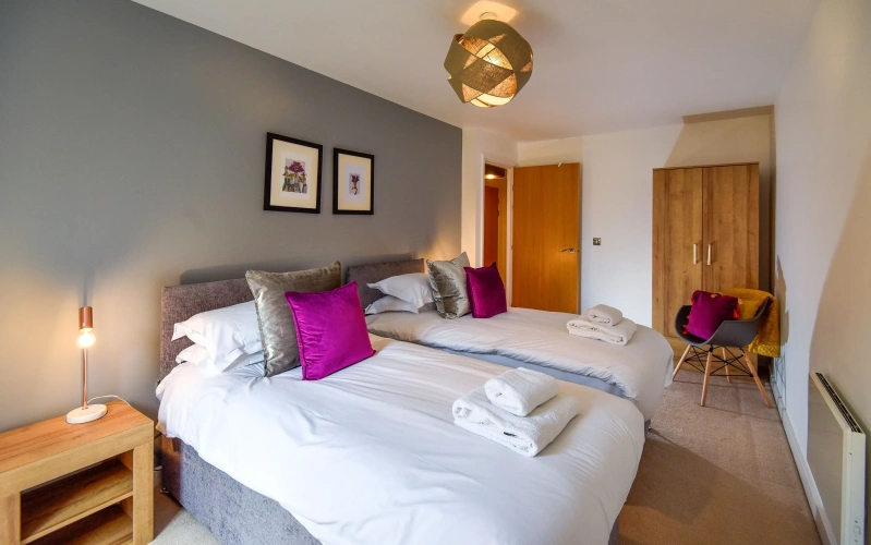 2 Bedrooms Apartment