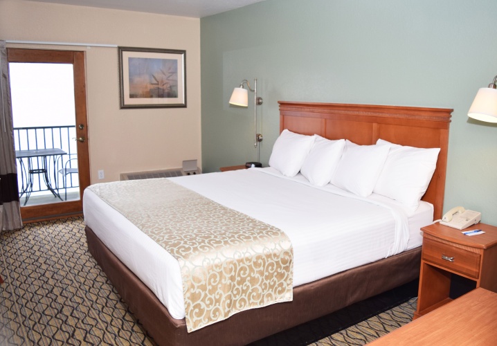 Standard Double room with balcony and with lake view