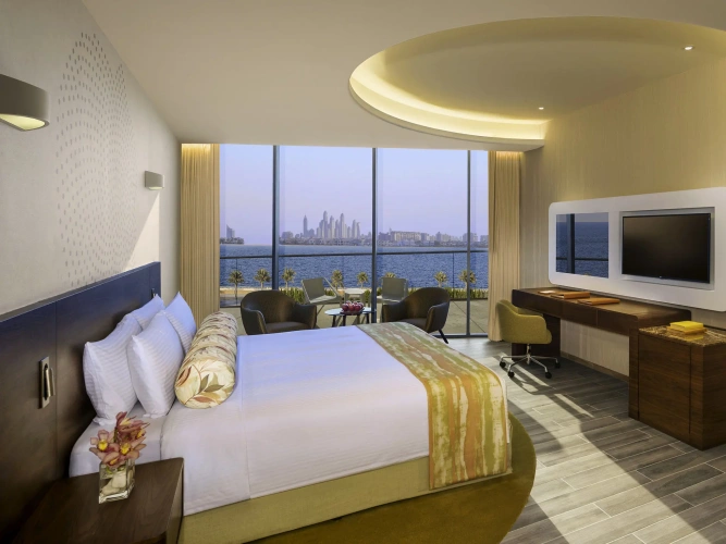 1 Bedroom Premium Club Lounge Access Double Suite with balcony and with Palm Sea View