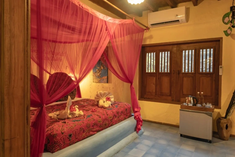 2 Bedrooms Villa