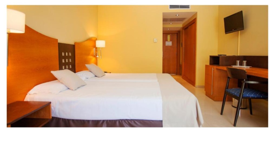 Twin room with partial sea view